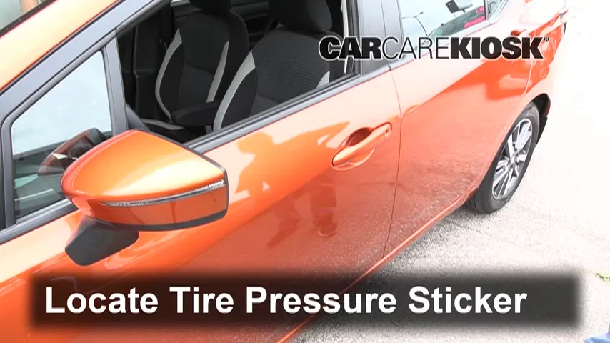 2020 Nissan Versa SV 1.6L 4 Cyl. Pneus et roues Vérifier la pression des pneus